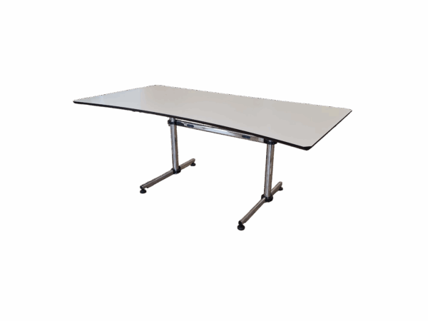 USM Kitos Schreibtisch gebogen / Weiß