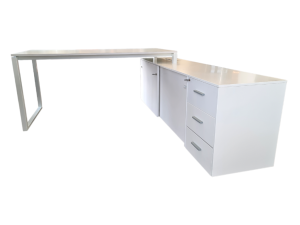 Schreibtisch mit integriertem Sideboard / Weiß