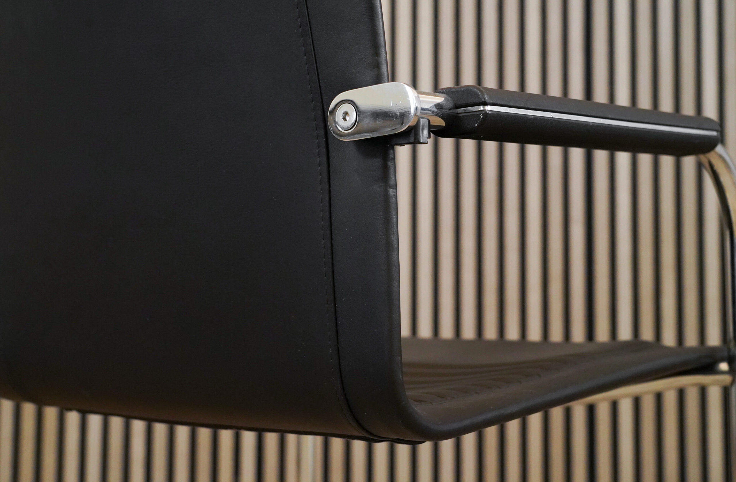 Art.Collection Dialog Freischwinger Leder / schwarz – Bild 7