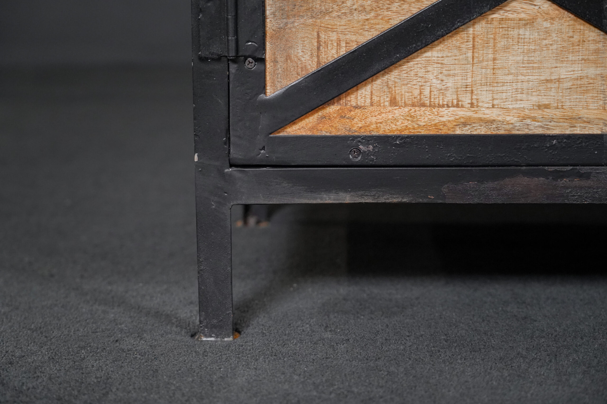 Sideboard aus behandeltem Holz und Metall – Bild 5