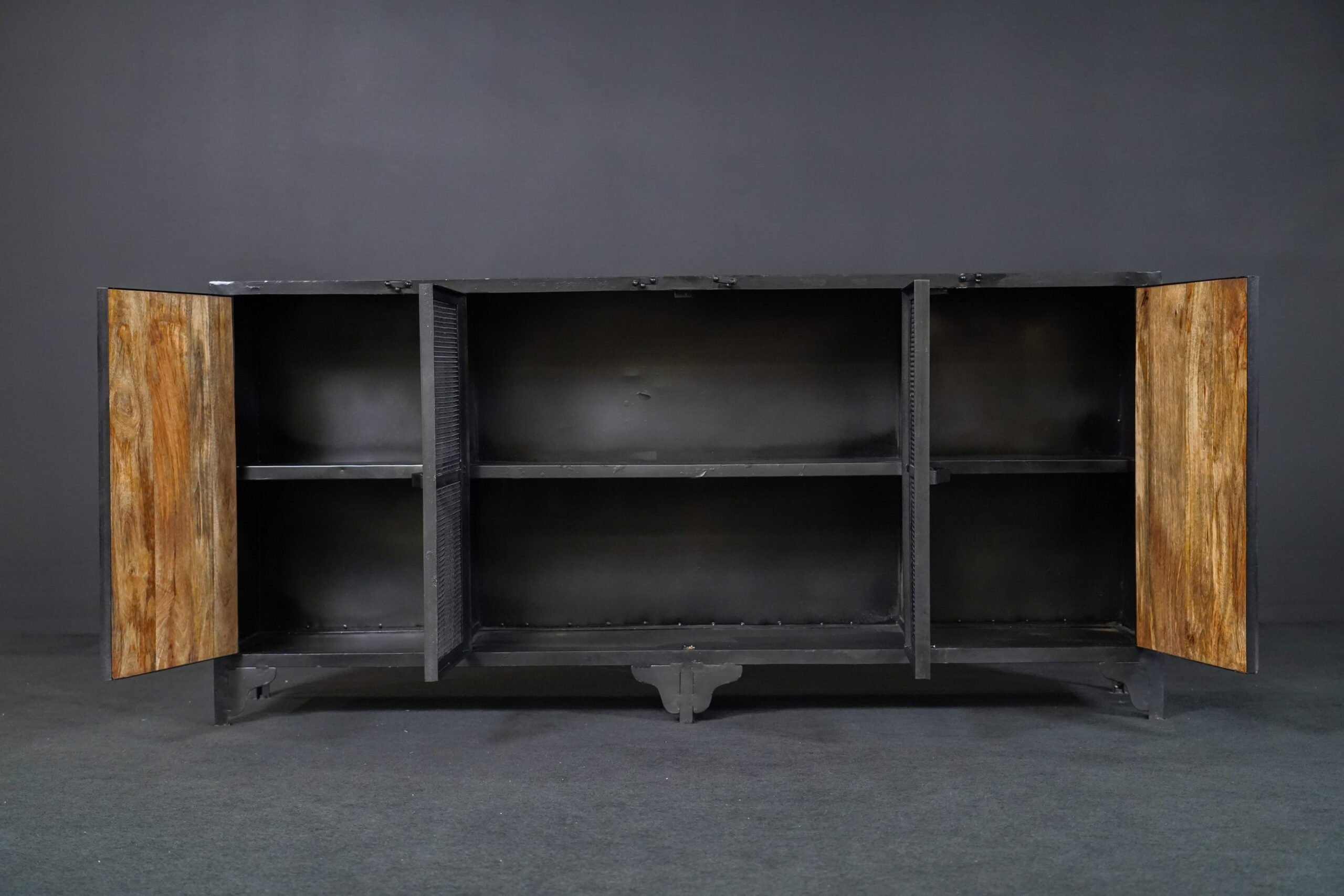 Sideboard aus Metall mit Holztüren – Bild 6